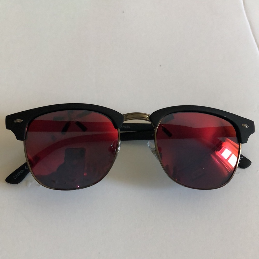 🏵2/$35🏵 Fashion Sunglasses - Picture 2 of 11